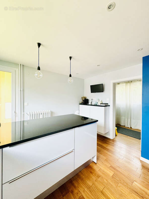 Mittelhausbergen beaux volumes pour ce 4/5 pièces avec balcons et garage - photo 3