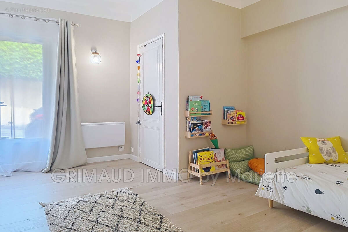 Appartement à GRIMAUD