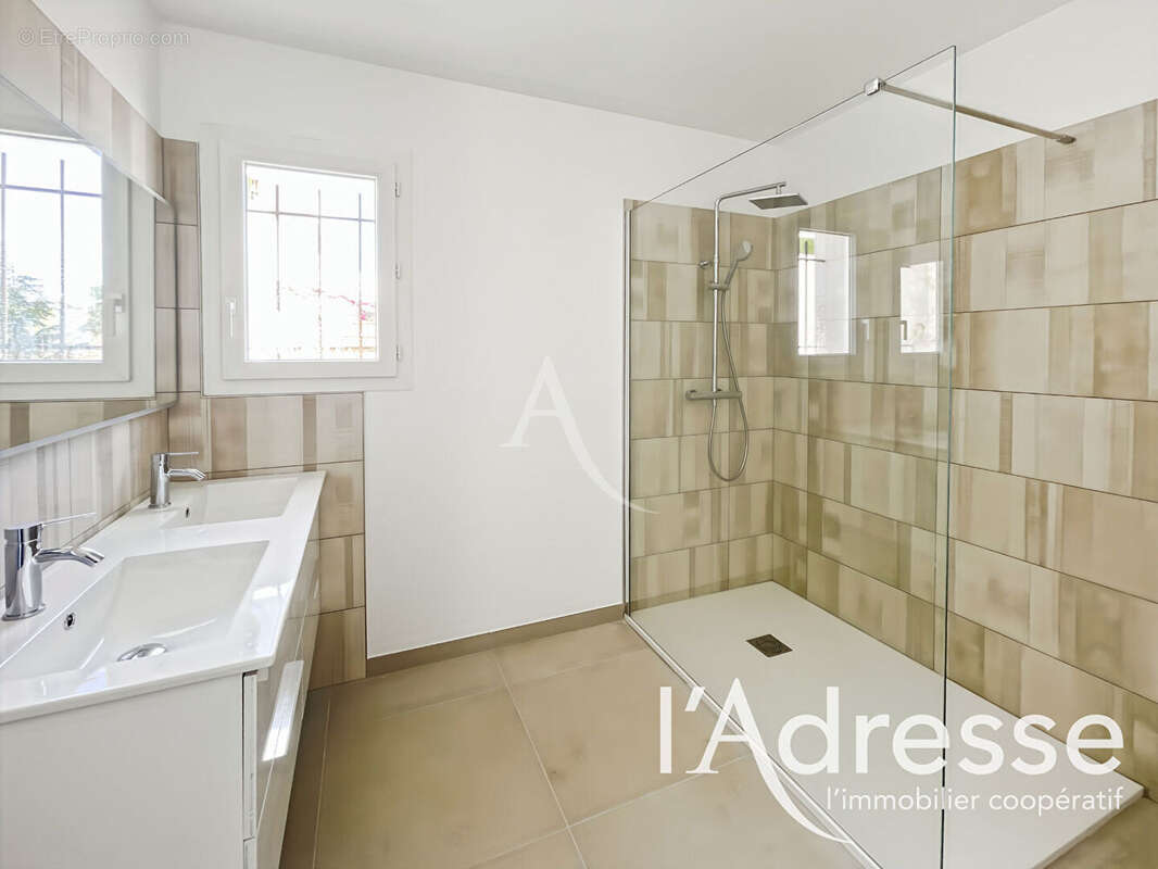 Maison Aubagne - 4 pièces - 93 m2 - photo 4