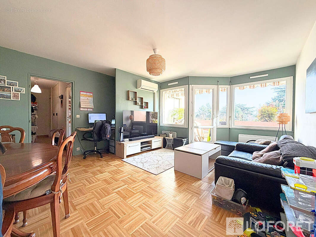 Appartement à OULLINS