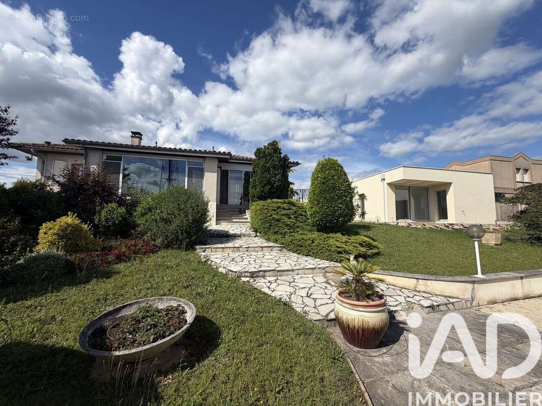 Photo 4 - Maison à CHAMPNIERS