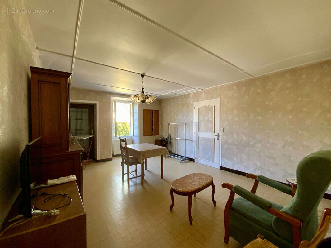 Maison à SAINTE-LHEURINE