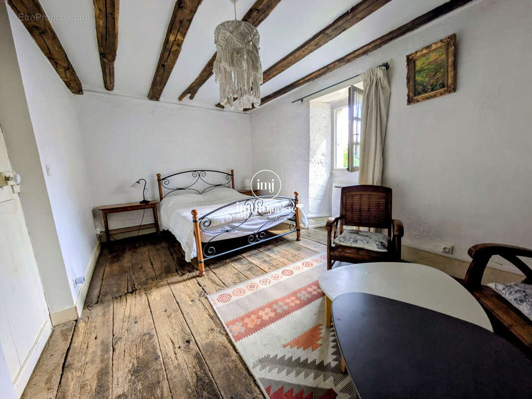 Maison 99 m² à Saint-Yrieix-Sous-Aixe  - photo 8