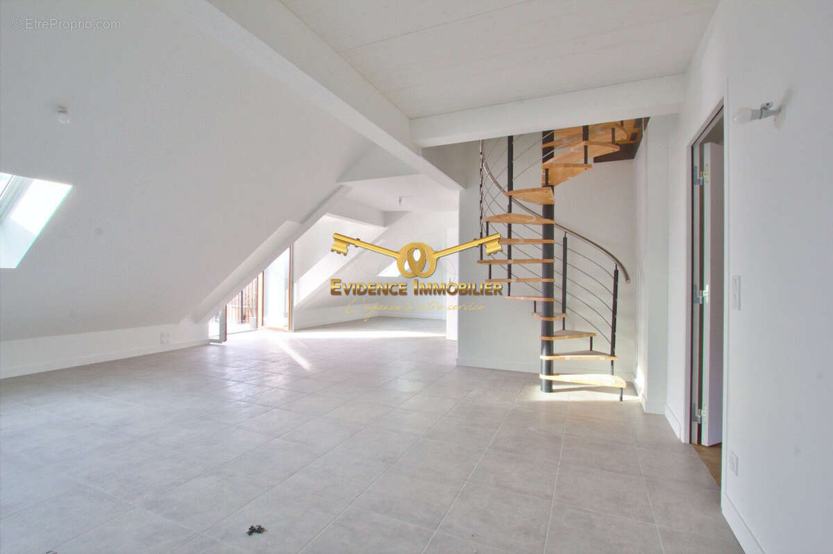 Appartement à GILLY-SUR-ISERE