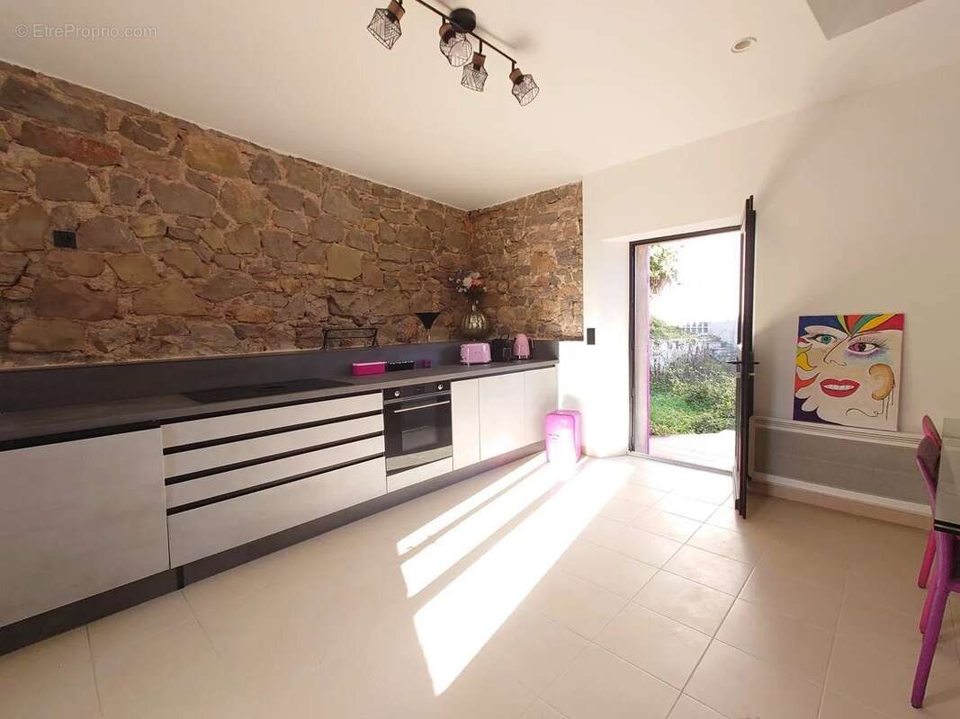 Propriété d'exception 273m² - 5 pièces + dépendances - 1,5ha - Trans-en-Provence - photo 9