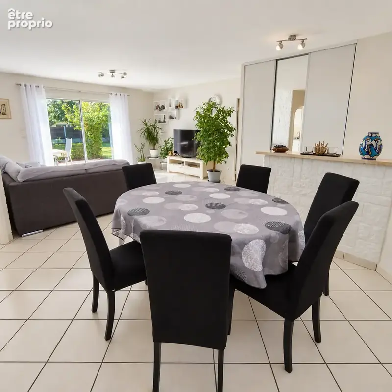Maison de plain pied de 114m2  avec 3 chambres et bureau sur jolie terrain de 880 m2 dans un quartier calme. - photo 12