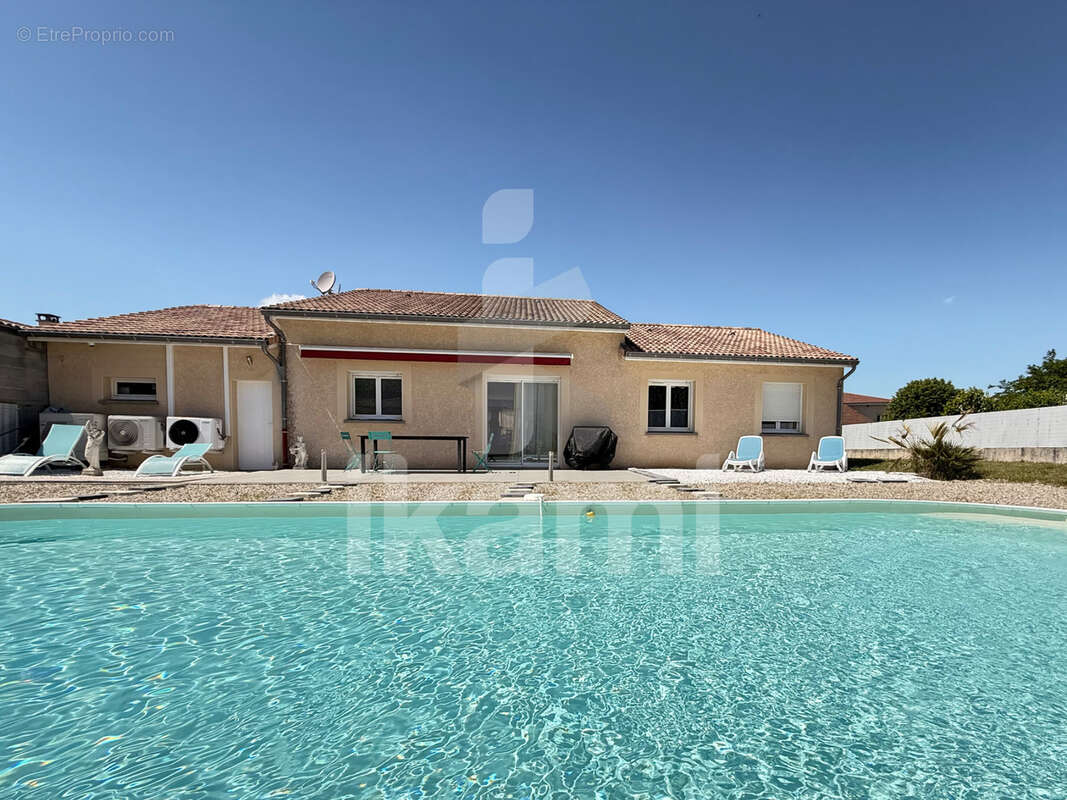 Maison à CHATEAUNEUF-DE-GALAURE