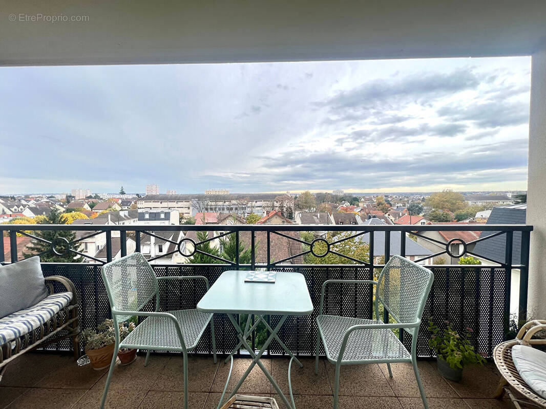 Appartement à SARTROUVILLE