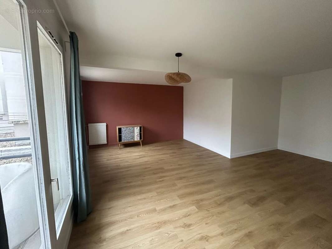 Appartement à MONTIGNY-LE-BRETONNEUX