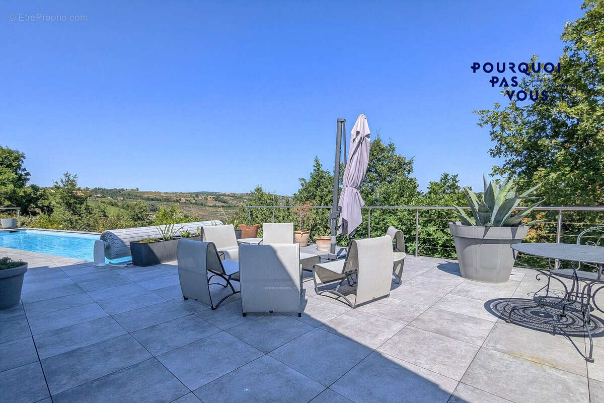 Maison 135 m² à Condrieu  - photo 6