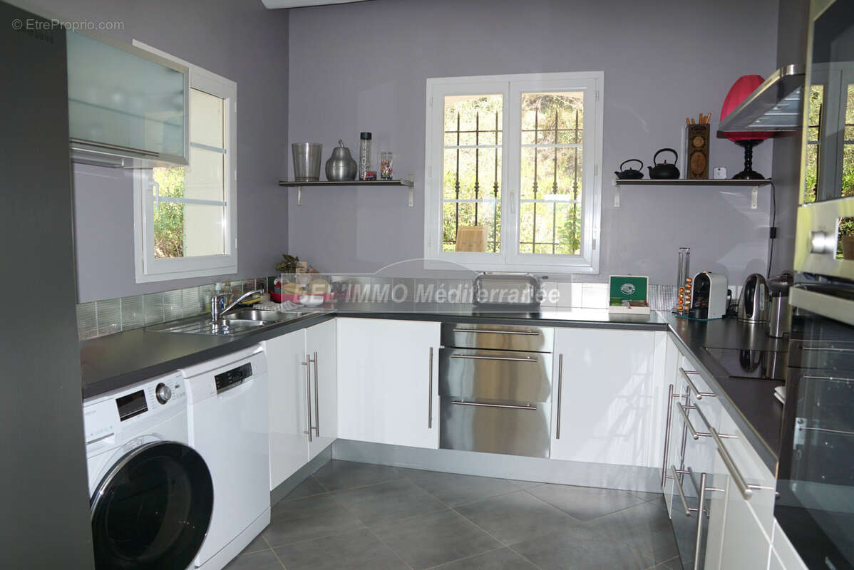 Propriété de 200 m2, piscine, terrain de 4000 m2 - photo 16