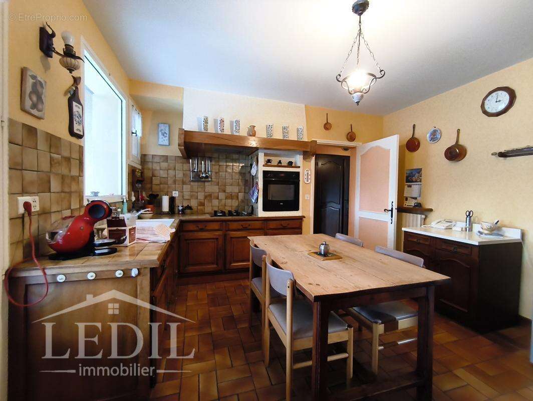 Maison à SAINTE-COLOMBE-DE-VILLENEUVE