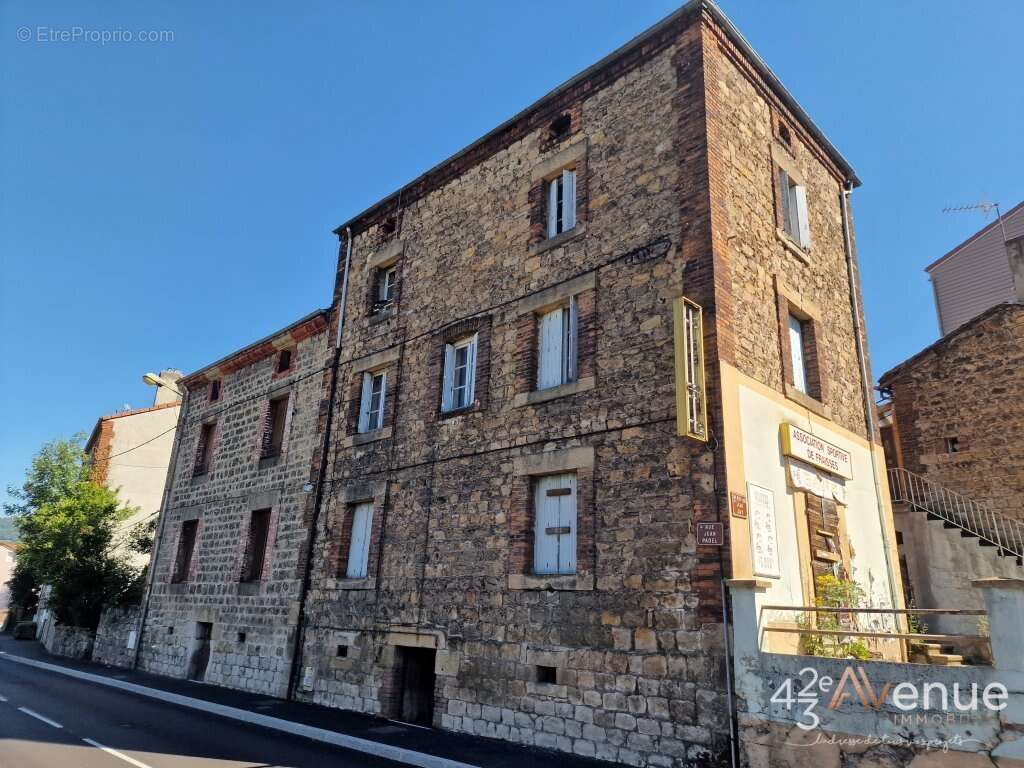 Appartement à FRAISSES