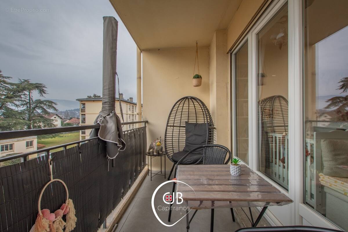 Appartement à BARBERAZ