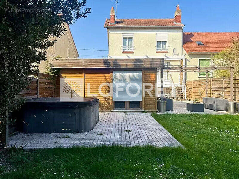 Maison à VILLENEUVE-SAINT-GEORGES