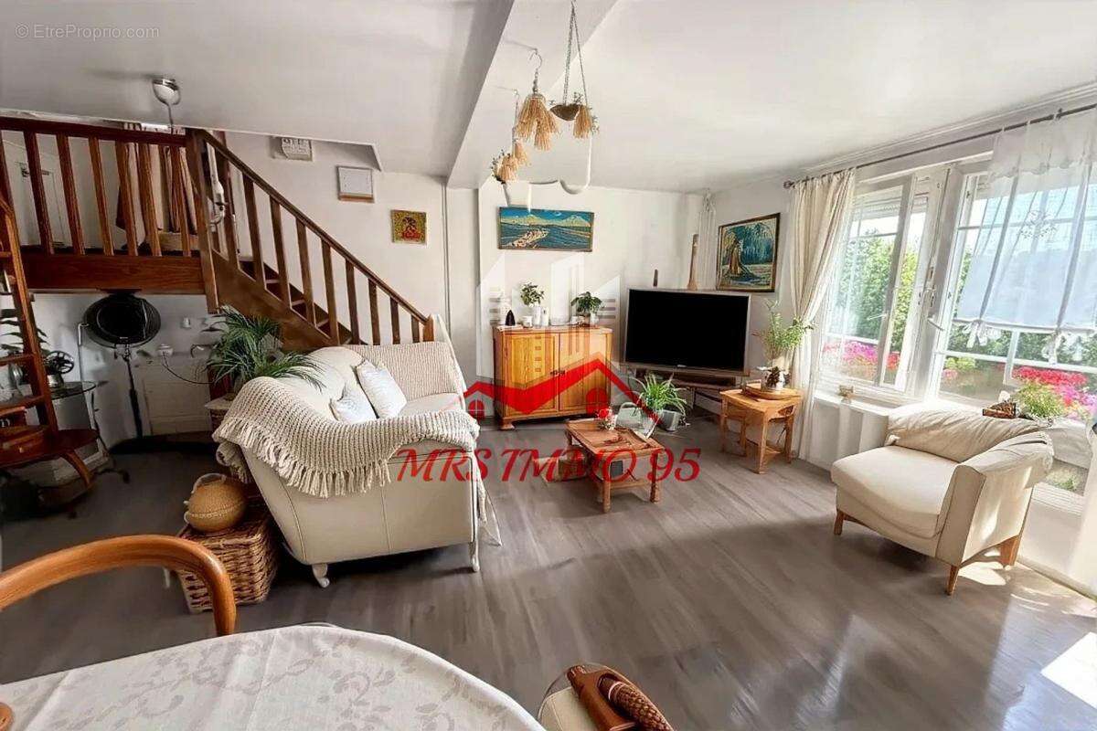 Appartement à SAINT-LEU-D&#039;ESSERENT