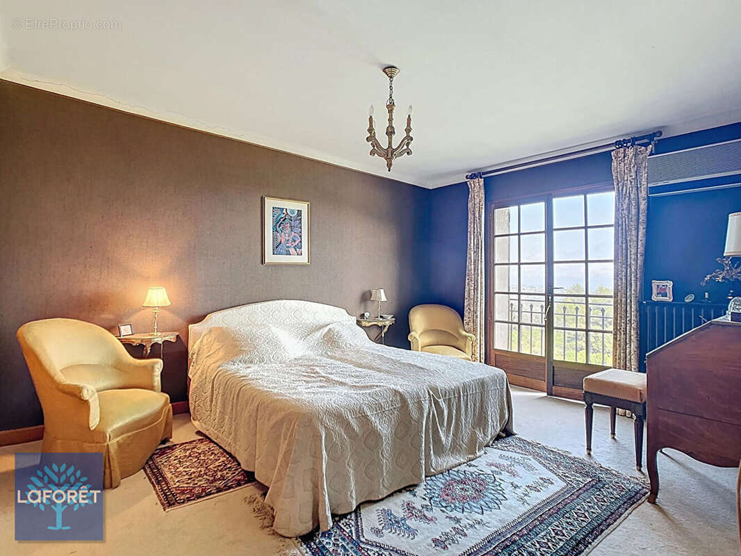 Maison à ROQUEFORT-LES-PINS