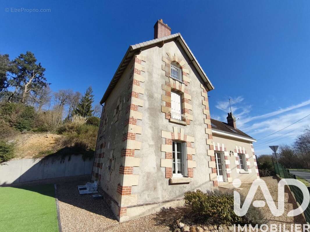 Photo 2 - Maison à REUGNY