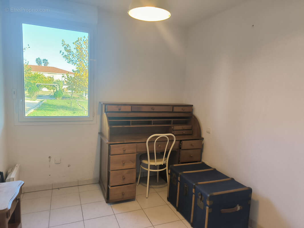 A vendre!  Bel appartement T3 avec terrasse et parking à Saint-Laurent-de-la-Salanque. - photo 5