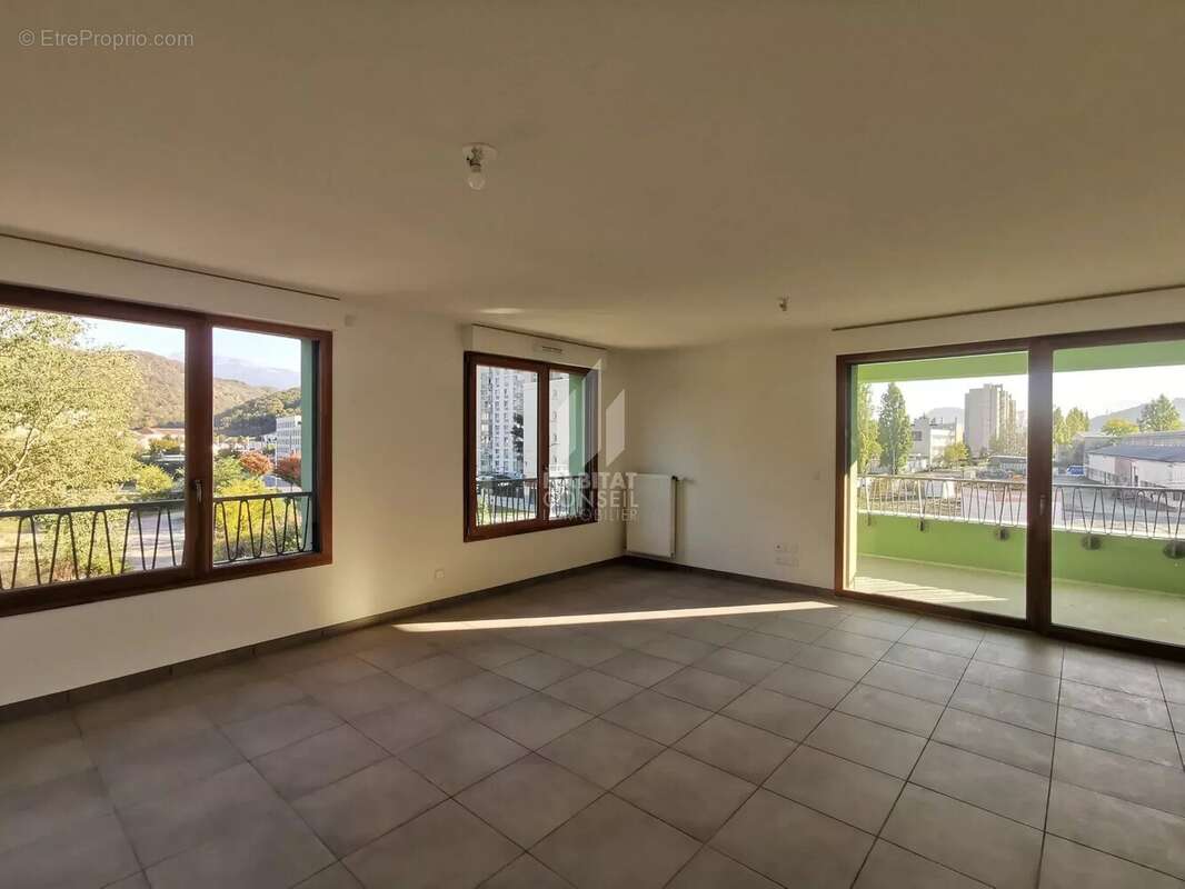 Appartement à LE PONT-DE-CLAIX