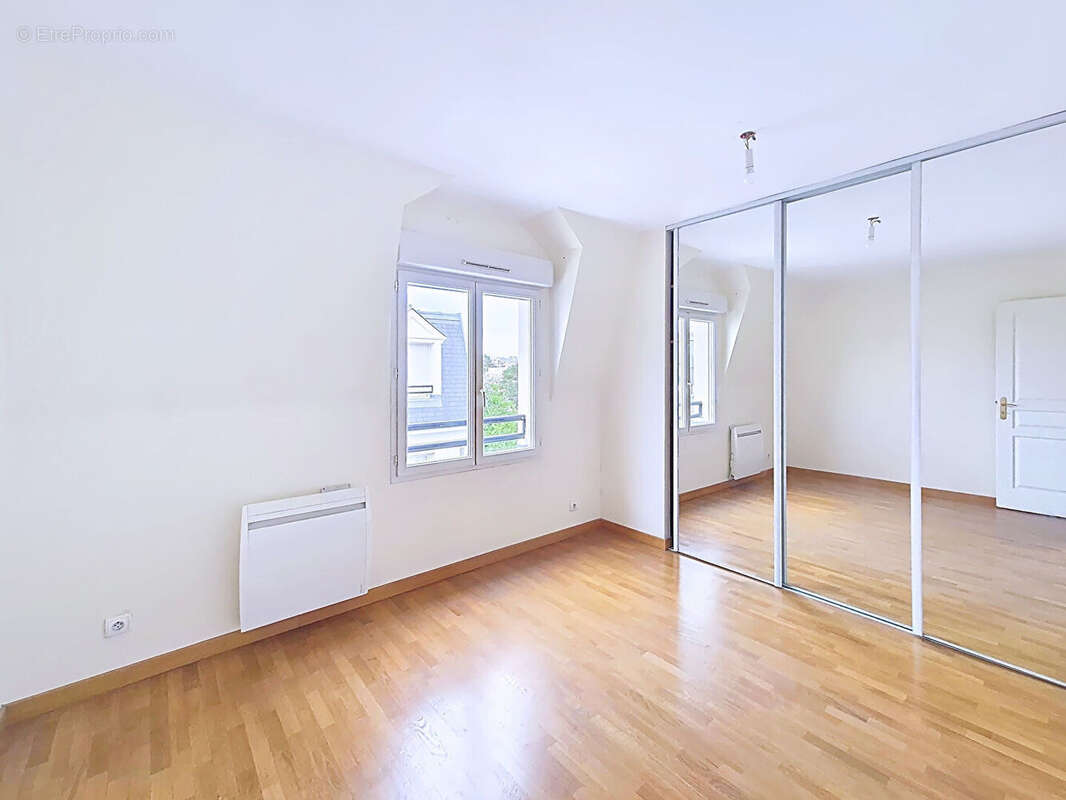 Appartement à L&#039;HAY-LES-ROSES