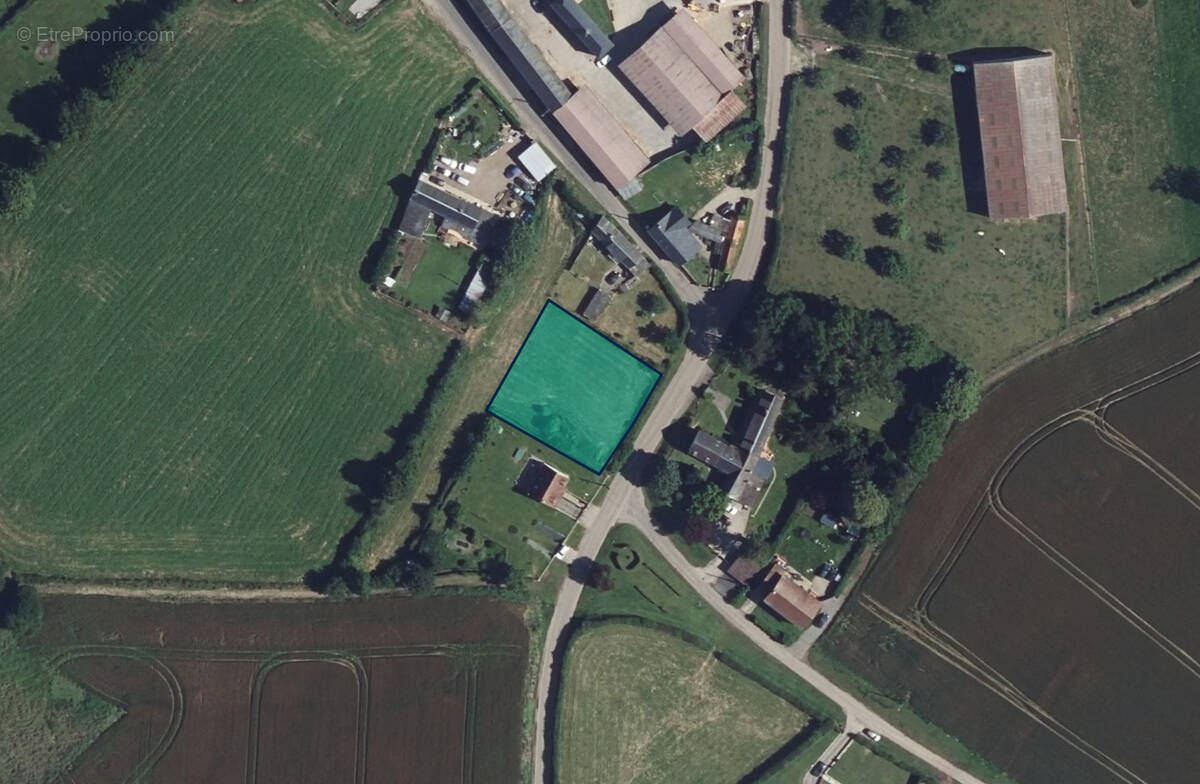 Terrain à GREZ