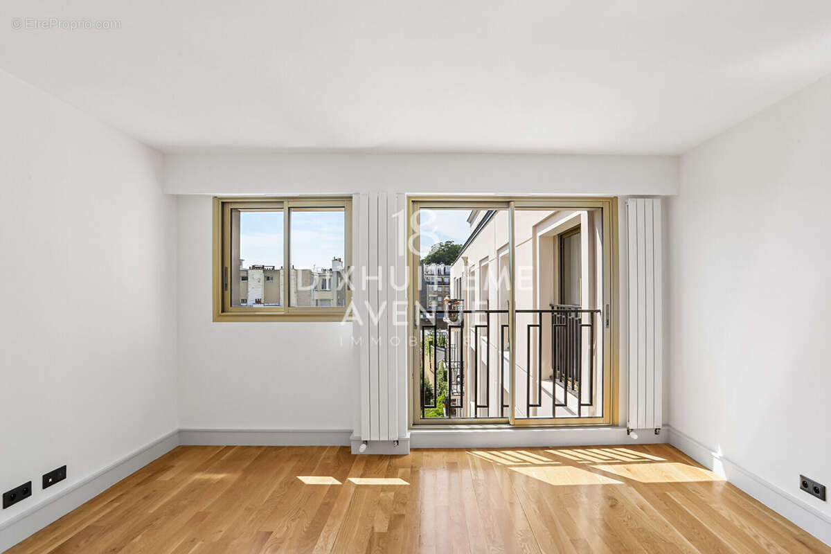 Appartement à PARIS-18E