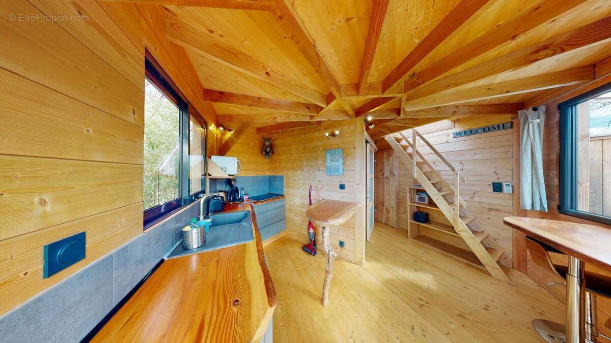 Maison à RUOMS