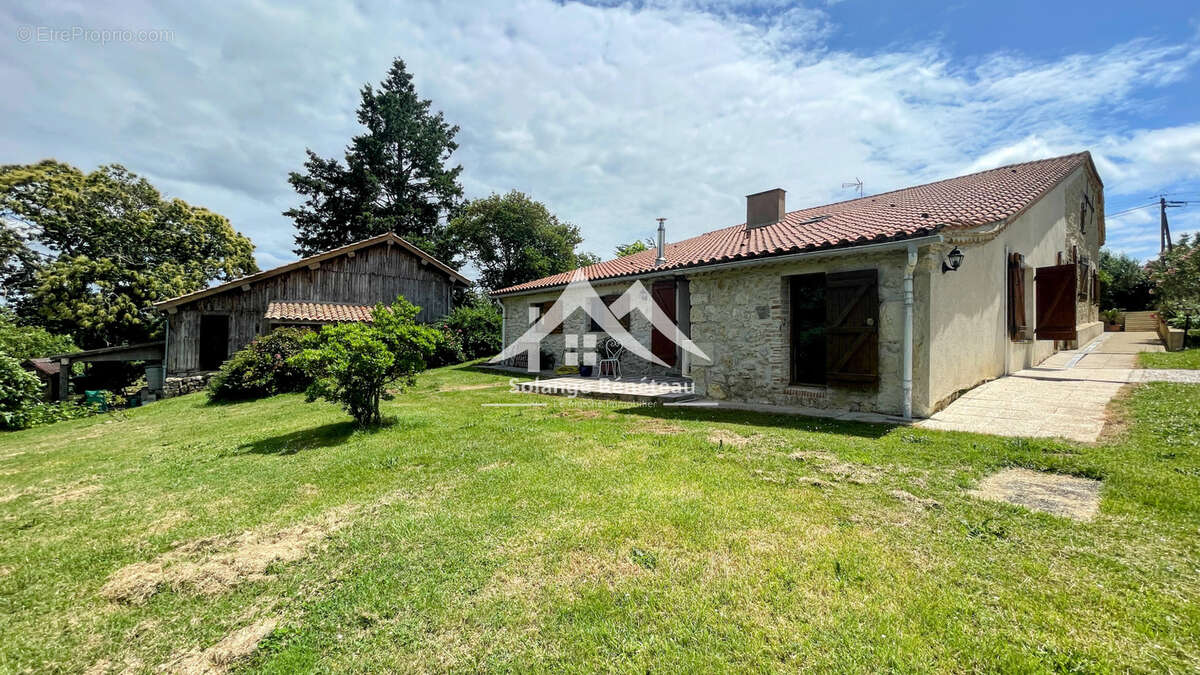 Maison à BEAUZIAC