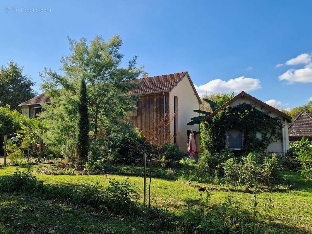 20251016152851 - Maison à BANEUIL