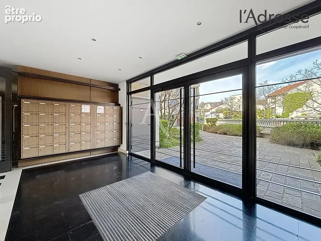 Suresnes limite Puteaux - Studio 23 m² - photo 7