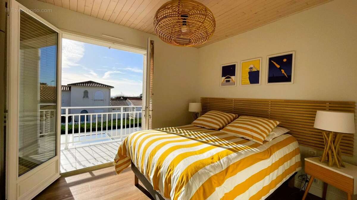 Maison à VAUX-SUR-MER