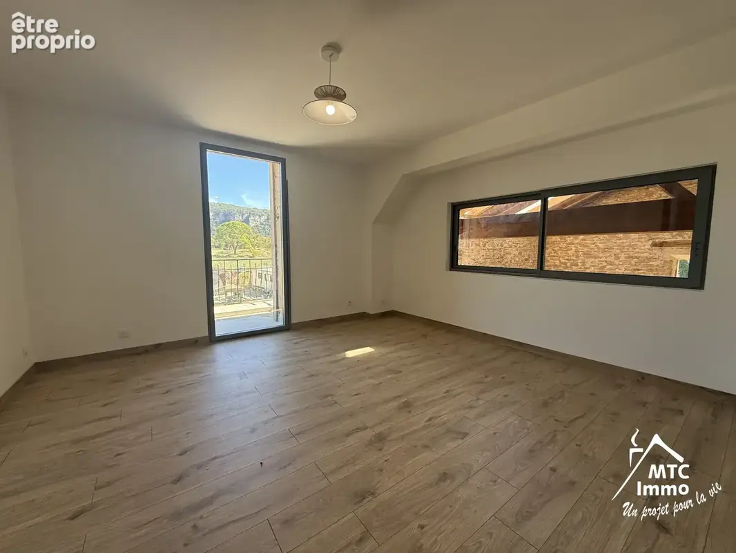 Triplex en pierre 182 m2 type maison de village haut standing 5 chambres piscine - photo 16