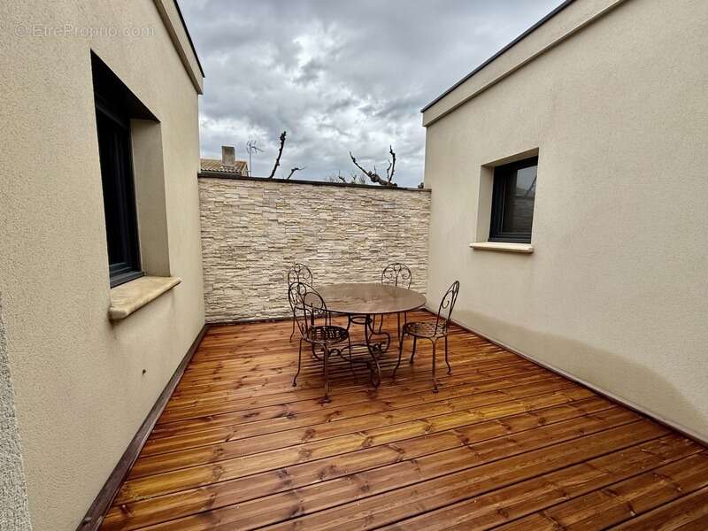 Maison à L'ISLE-SUR-LA-SORGUE