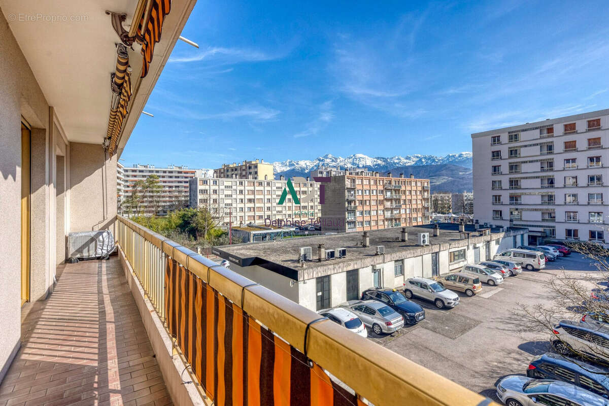 Appartement à MEYLAN