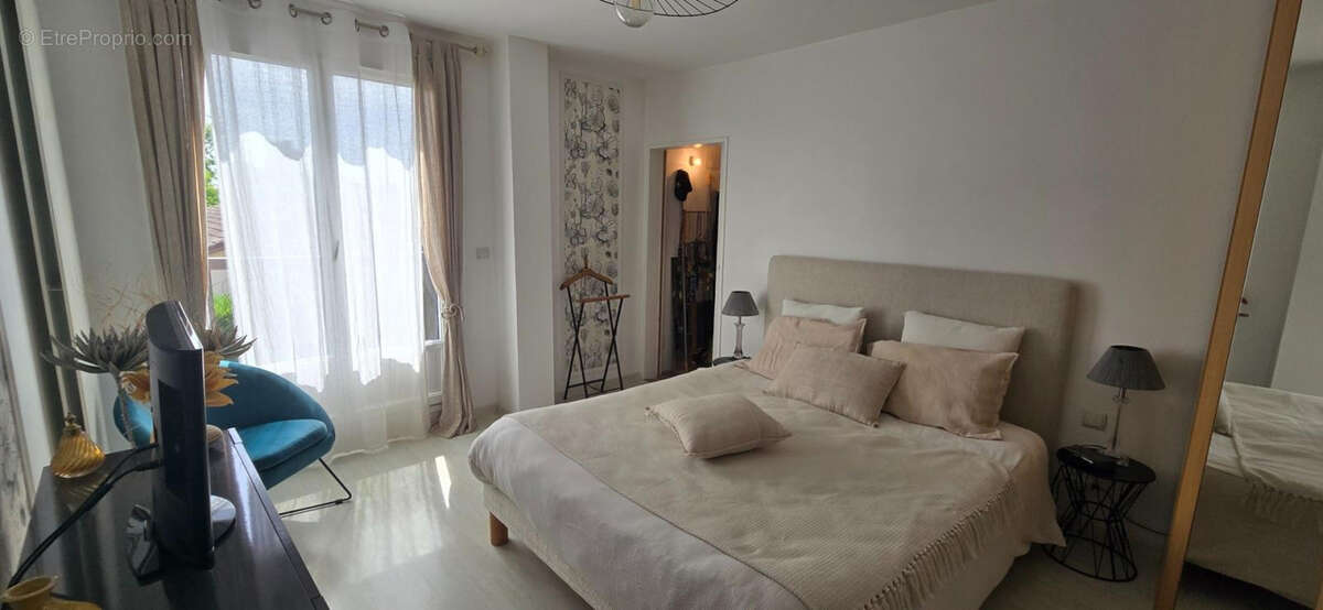 Maison à CRECHES-SUR-SAONE