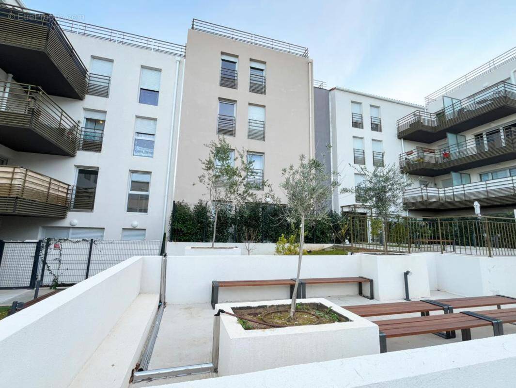 Appartement à SAINT-LAURENT-DU-VAR