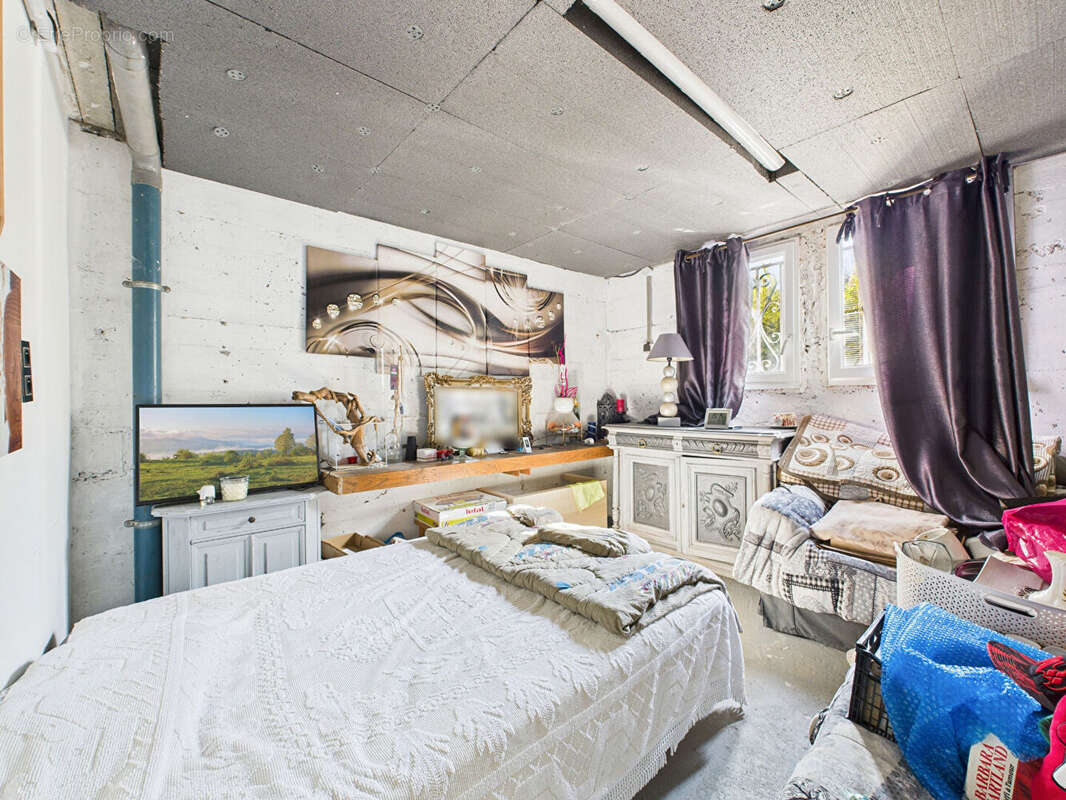 Maison à SAINT-JEAN-DE-MUZOLS