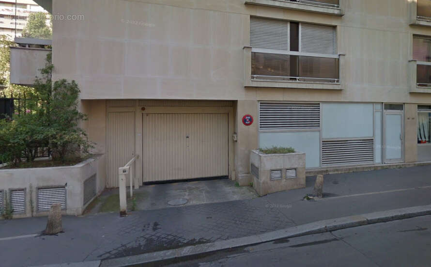 Parking / box Paris  15 m2 - photo 2