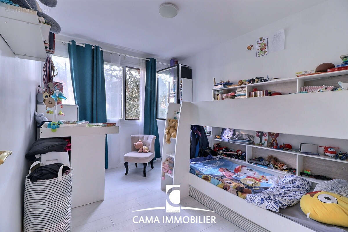 Appartement à FONTENAY-LE-FLEURY