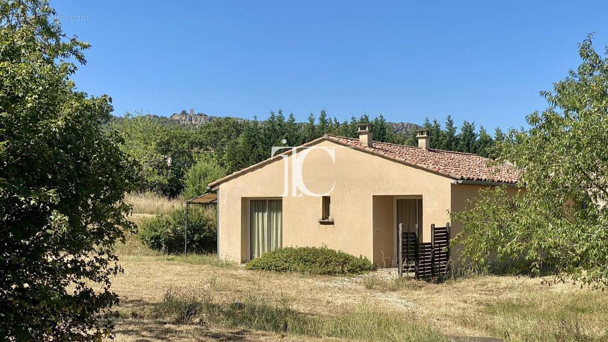 Secteur lussan, maison plain-pied 180m2 de conception bio-climatique, sur parcelle 6055m2 - photo 2