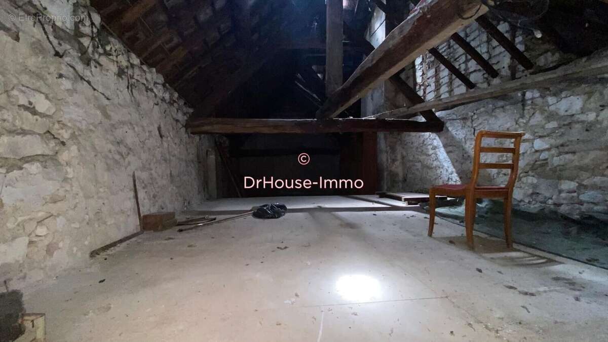 Maison à FOLLAINVILLE-DENNEMONT