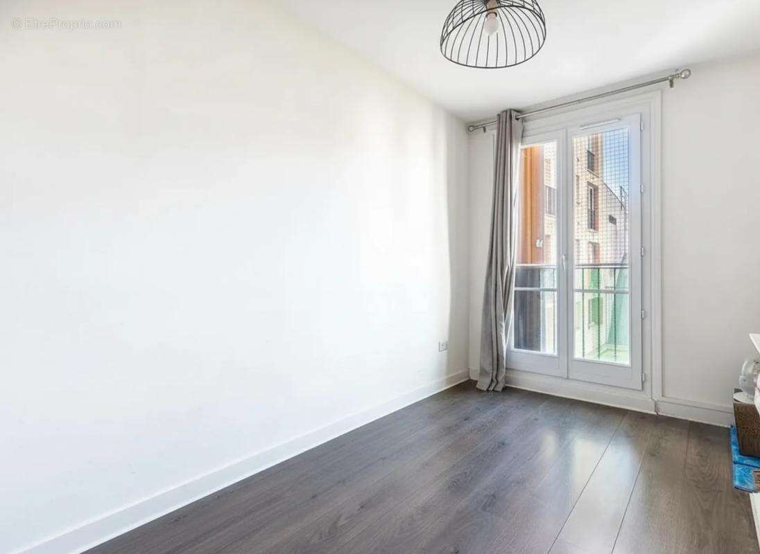 Appartement à PARIS-20E