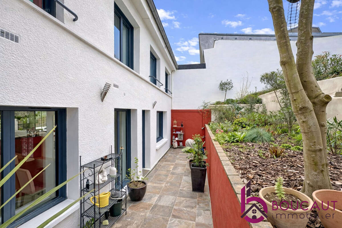 Maison à LE PLESSIS-ROBINSON