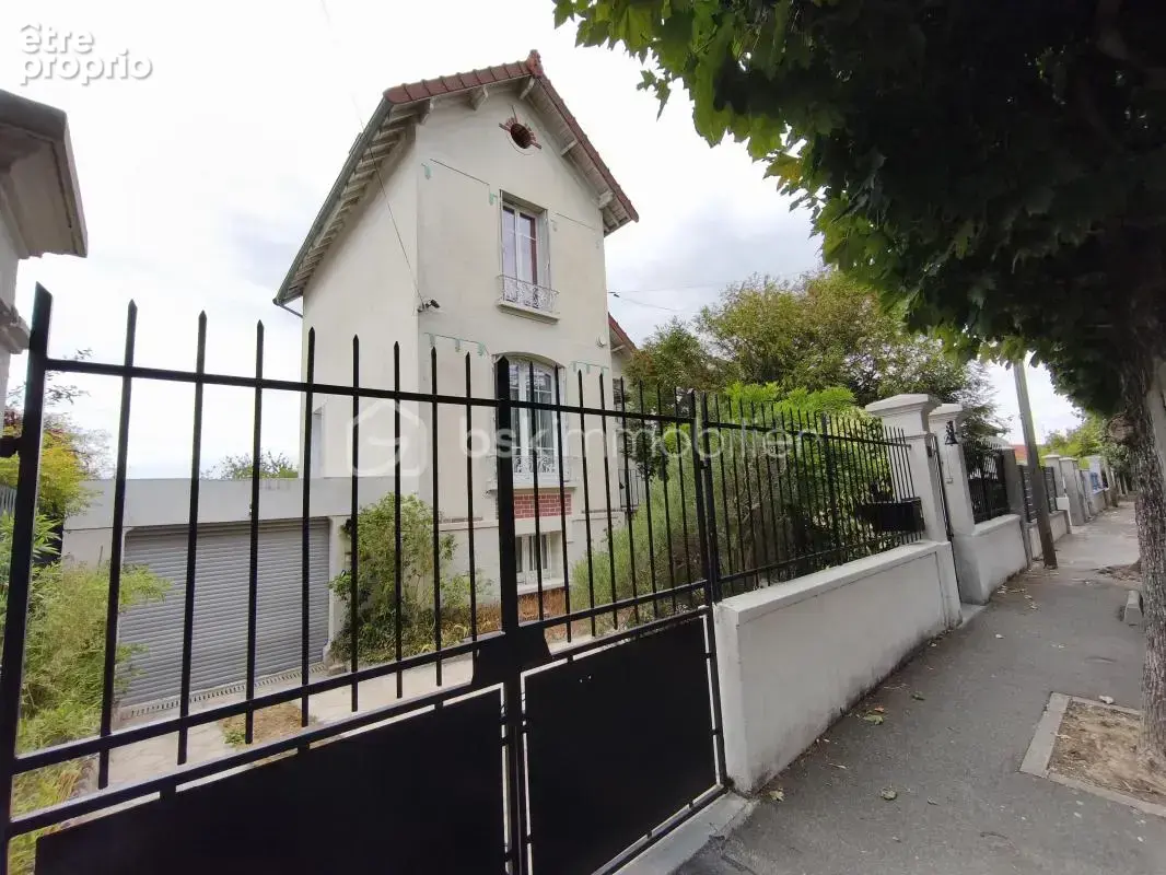 Maison à CHAMPS-SUR-MARNE