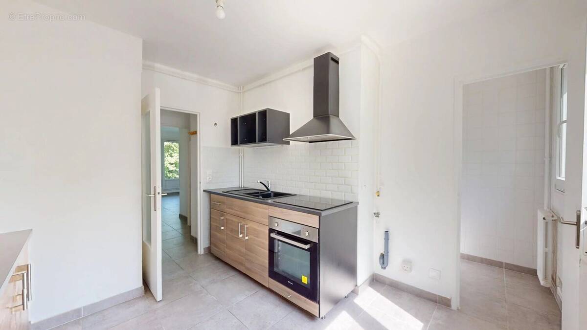 Appartement à LE PLESSIS-TREVISE