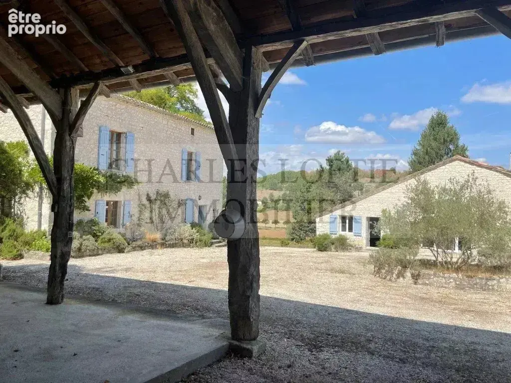  Bel ensemble avec 3 bâtiments rénovés, hangar, piscine et vues dominantes - photo 49