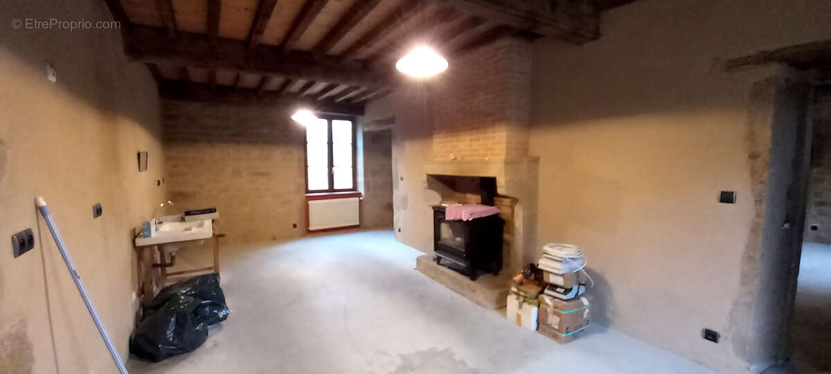 Maison à SAINT-PIERRE-BELLEVUE