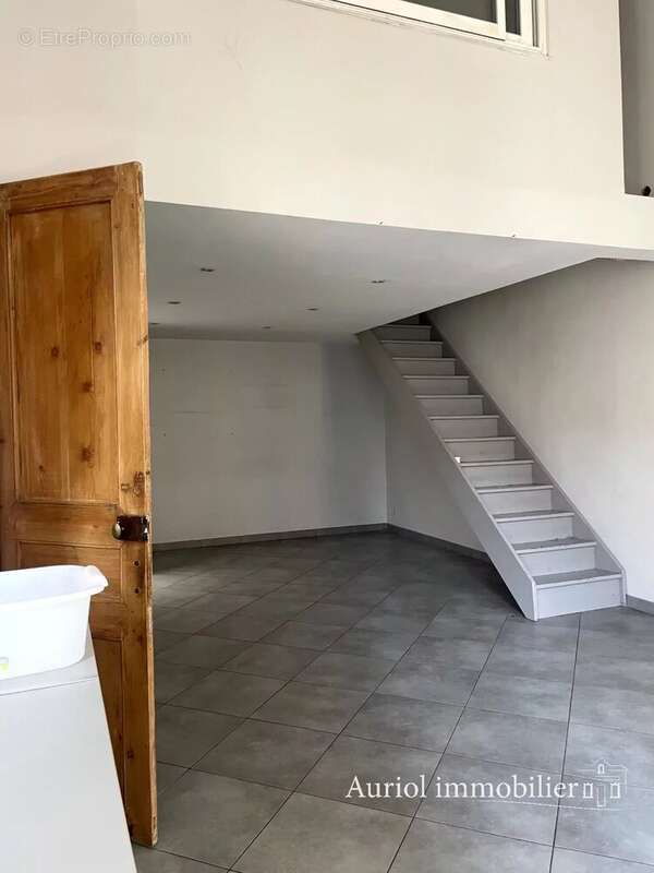 Appartement à MARSEILLE-4E