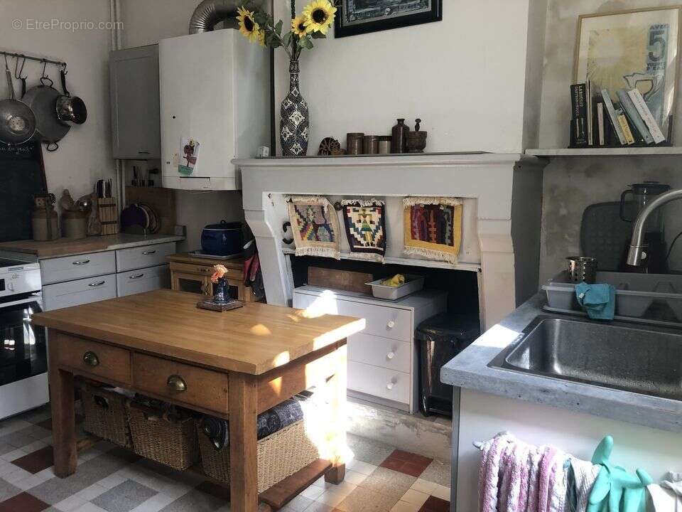 MAISON VILLE PAUILLAC EN PIERRE T4 COUR INTERIEURE - Maison à PAUILLAC